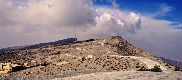 Hiking in Hajar Mountains Fujairah